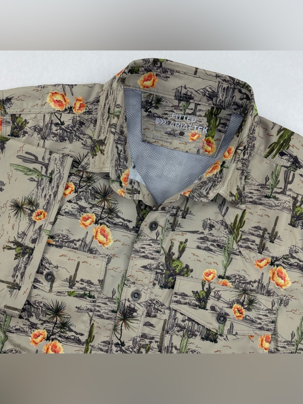 Ariat Tek Shirt Mens Small Western Print VentTEK Outdoor Short Sleeve Button Up
